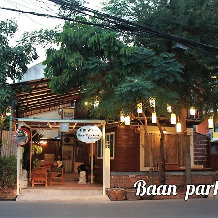 Baan Park Raak Backpacker Hostel Chiang Mai Exterior foto